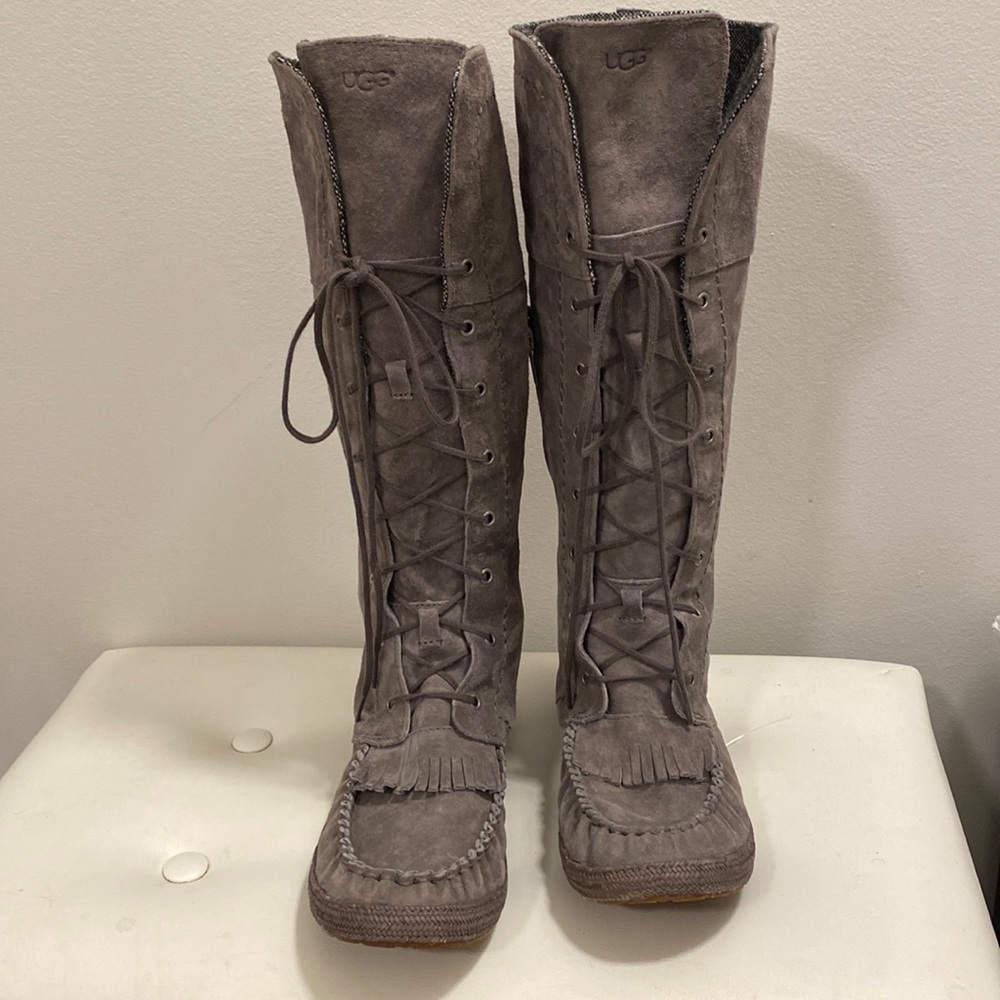 UGG SOMAYA LACE UP SUEDE MOCCASIN BOOTS SIZE 8.5